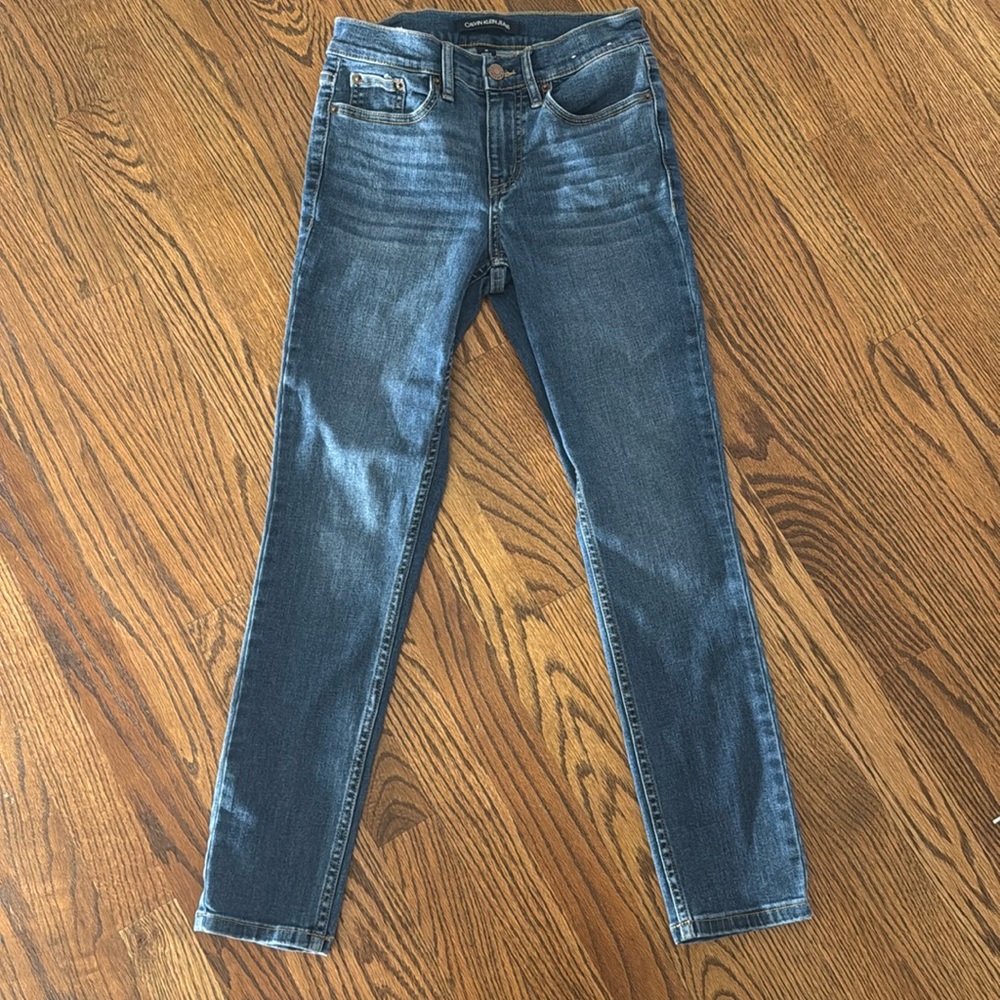 GIRLS SIZE 25 CALVIN KLINE MID RISE SKINNY JEANS